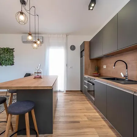 Luxury - La 3 & 4 Vir