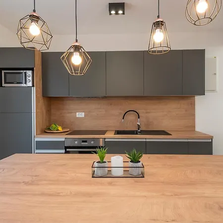 Luxury - La 3 & 4 Vir