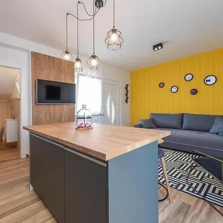 Luxury - La 3 & 4 Holiday home Vir