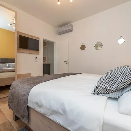 Ferienhaus Luxury - La 3 & 4