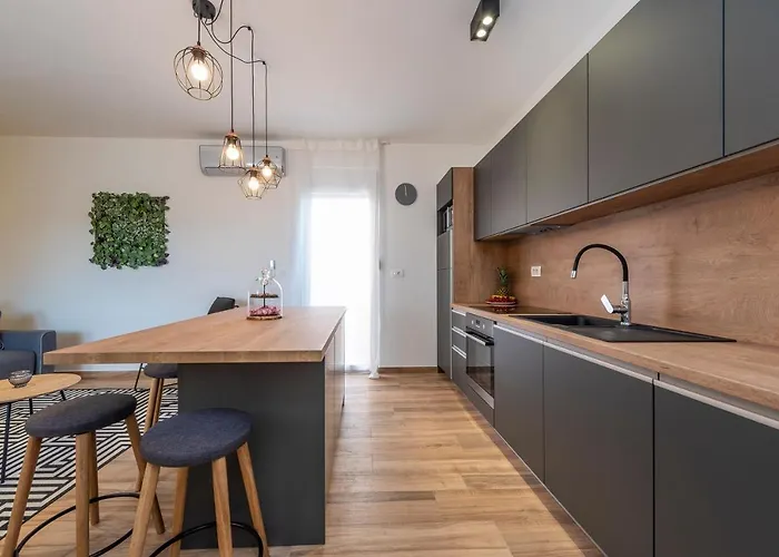 Luxury - La 3 & 4 비르