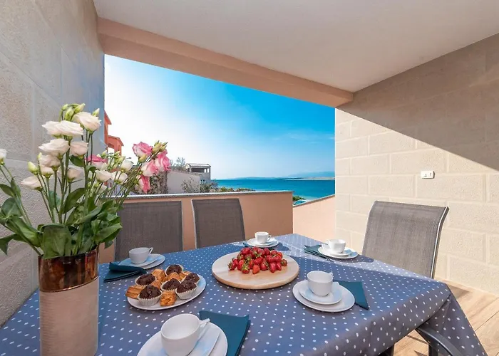 Luxury - La 3 & 4 *
