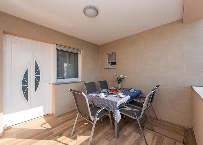 Luxury - La 3 & 4 비르