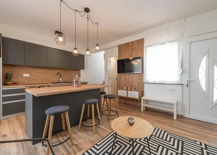 Ferienhaus Luxury - La 3 & 4 *