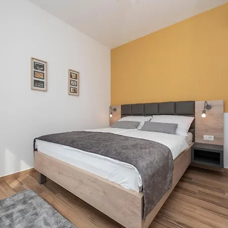 Dom wakacyjny Luxury - La 3 & 4 *