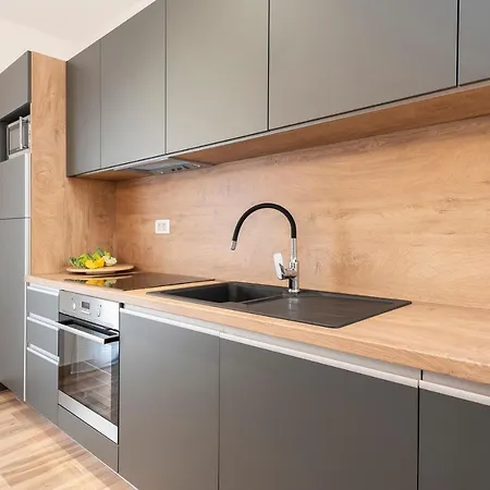 Luxury - La 3 & 4 * Vir