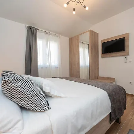 Tatil Evi Luxury - La 3 & 4 *