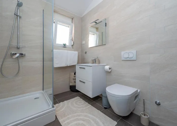 Luxury - La 3 & 4 * Vir